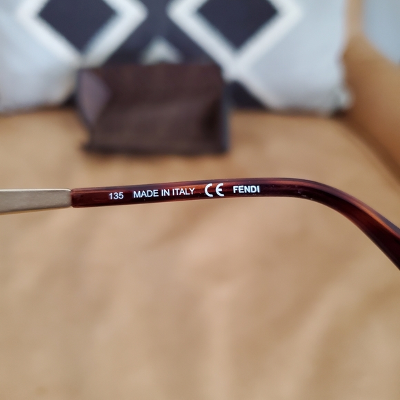 Fendi sunglasses - Picture 3 of 5